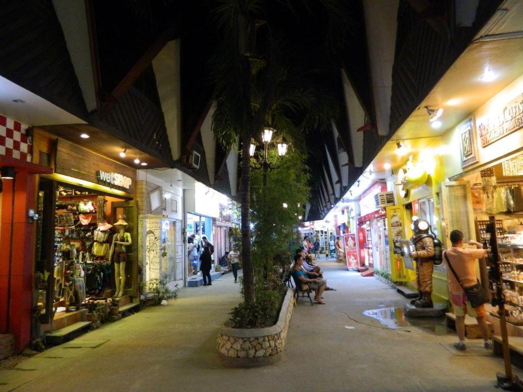 Fat Jimmy'S Hotel Boracay Balabag  Ngoại thất bức ảnh